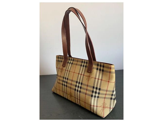 Borsa a tracolla Burberry beige in pelliccia - vista 3