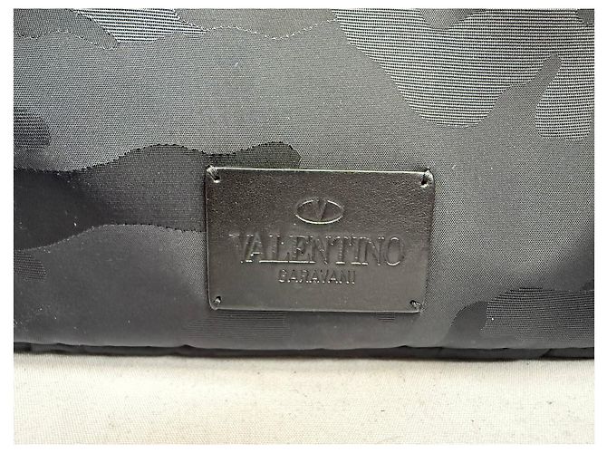 Valentino Garavani Zaino in nylon nero in jacquard camouflage Valentino - vista 12