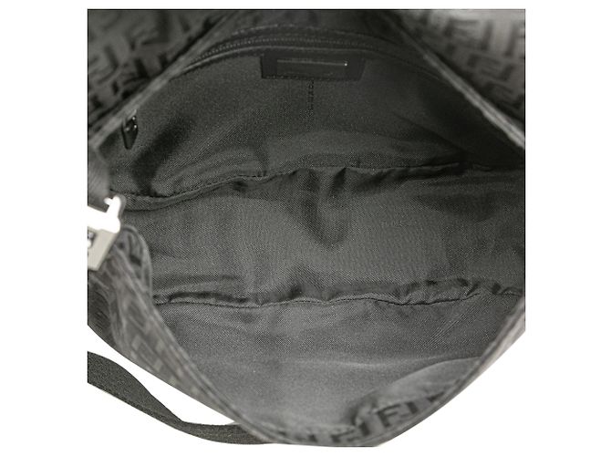 Borsa a tracolla in tela Zucchino nera di Fendi - vista 4