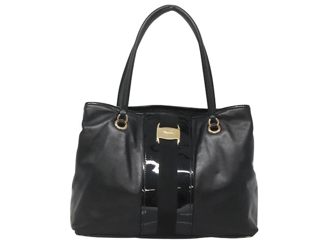 Bolso Tote Vera de cuero negro y dorado de Salvatore Ferragamo Auth bs26608 - vista 13