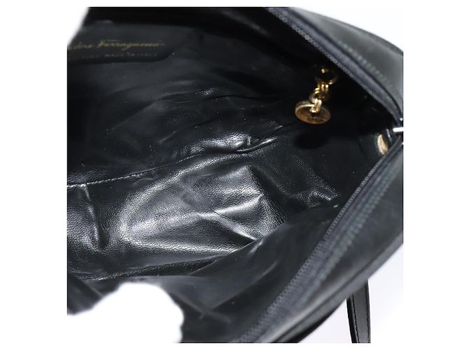 Borsa a Spalla Vala in Pelle Nera e Oro Auth 129395 di Salvatore Ferragamo Nero D'oro - vista 18