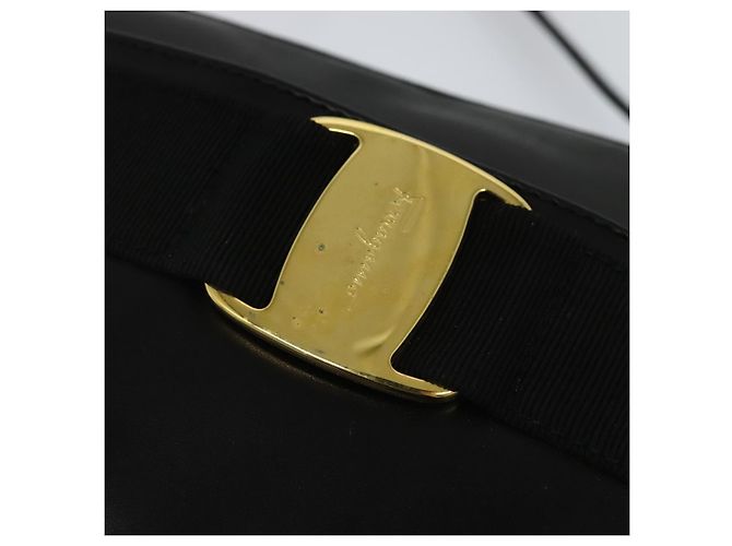 Borsa a Spalla Vala in Pelle Nera e Oro Auth 129395 di Salvatore Ferragamo Nero D'oro - vista 9