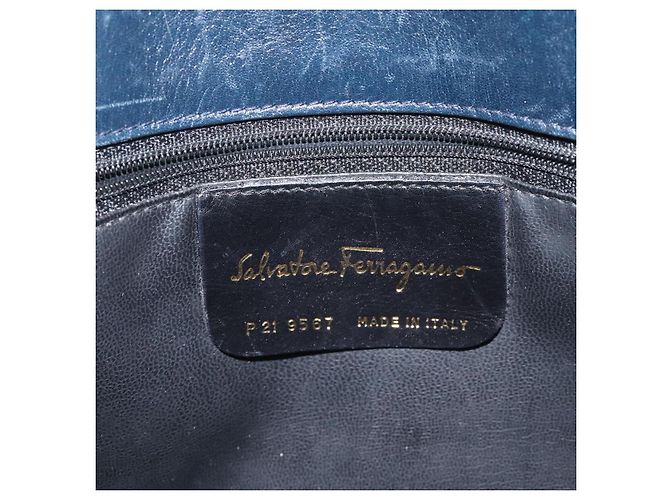 Borsa a spalla a catena Salvatore Ferragamo in pelle blu navy e oro Auth 125711 D'oro - vista 12