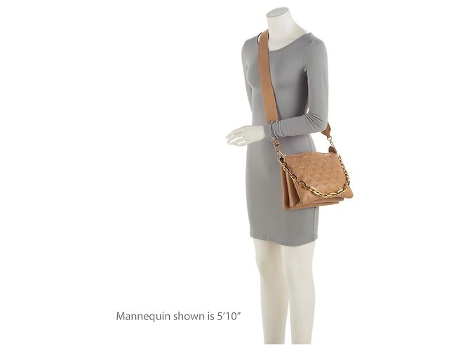 Borsa a Spalla Coussin PM in Pelle di Agnello Embossata Monogram Louis Vuitton Marrone Beige - vista 5