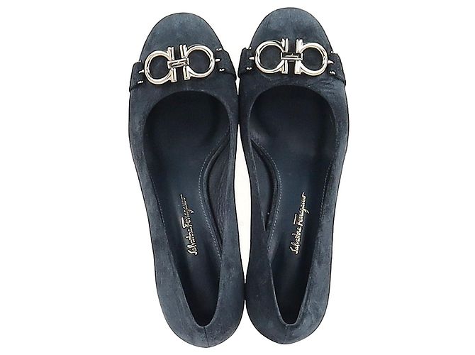 Salvatore Ferragamo Ferragamo Garda Pumps aus blauer Wildleder - Ansicht 5