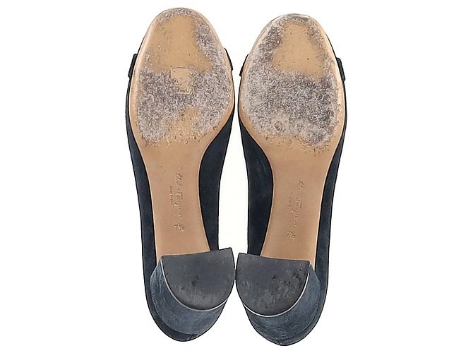 Salvatore Ferragamo Ferragamo Garda Pumps aus blauer Wildleder - Ansicht 7