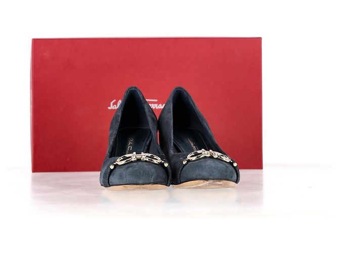 Salvatore Ferragamo Ferragamo Garda Pumps aus blauer Wildleder - Ansicht 9