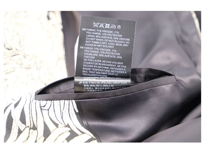Blazer Cape Totême Dinner em Viscose Branca e Preta - vista 15