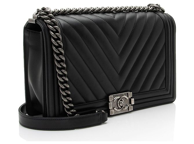 Borsa Boy New Medium in pelle di agnello Chevron di Chanel Nero - vista 2
