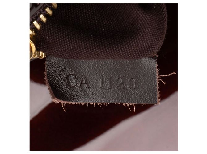 Clutch Sobe de cuero patentado Louis Vuitton Roja - vista 5