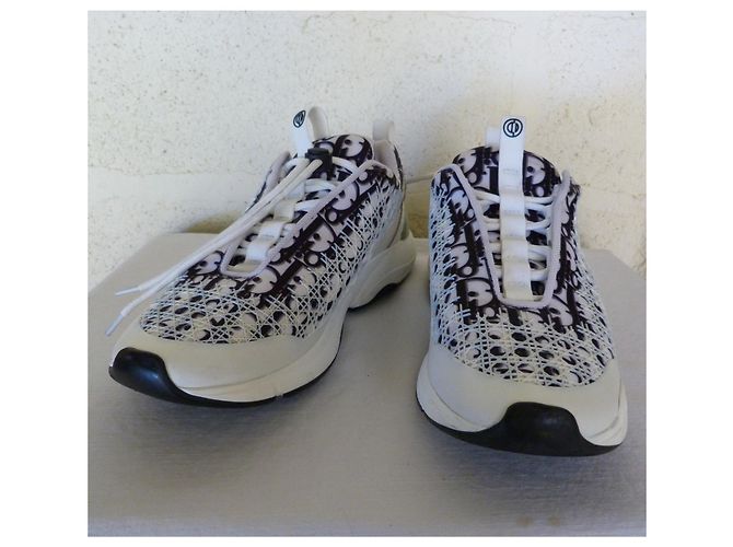 Sneakers Dior B 24 Monogramma Nero e Bianco - vista 11