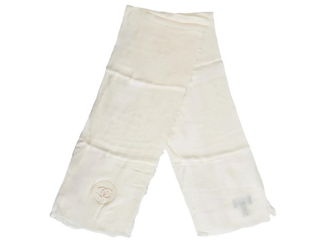Set di sciarpe Chanel nero e bianco in cashmere e modal CC Multicolore - vista 3