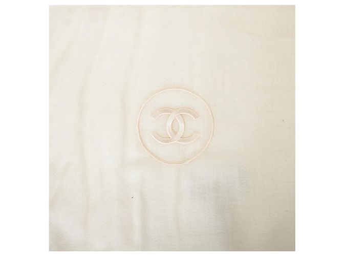 Set di sciarpe Chanel nero e bianco in cashmere e modal CC Multicolore - vista 6