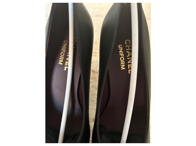 Chanel Pumps aus Leder mit CC Stoffspitze Schwarz Größe 37 - Ansicht 3
