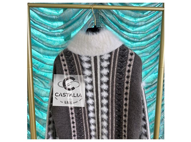 Chanel Arktisches Eis Ikonischer Flauschiger Cardigan 42 FR Beige - Ansicht 18