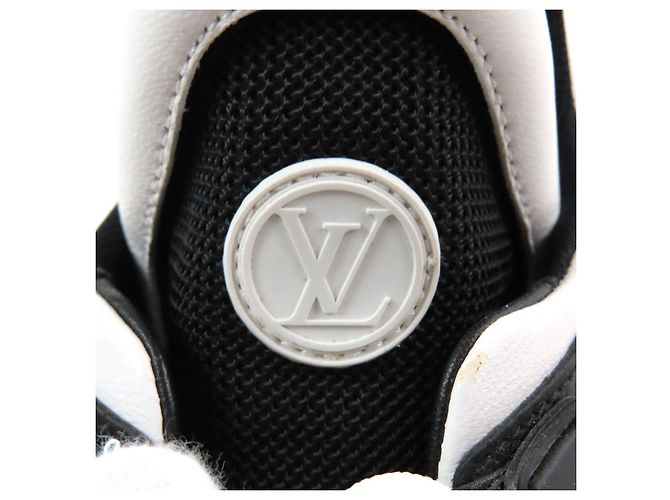 Sneakers alte Monogram Louis Vuitton 35.5 Nero Bianco - vista 9