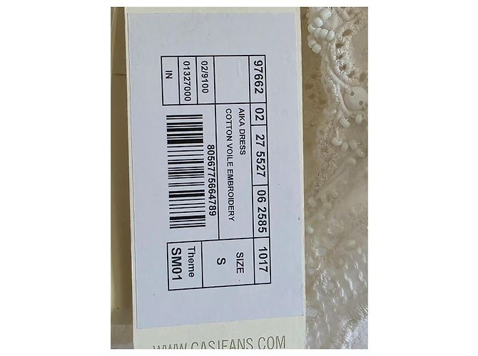 Mini vestido Gas branco de algodão com renda sangallo e paetês - vista 9