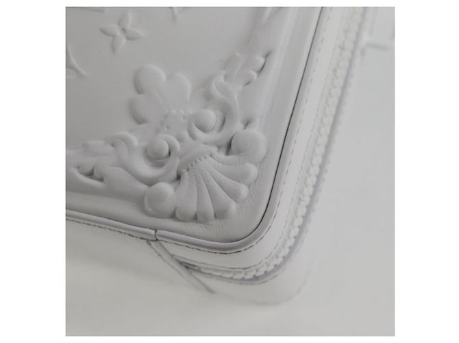 LOUIS VUITTON Monogramma LV Ornamento Borsa Trunk Morbida Bianca M21833 LV Auth MX402SM Bianco - vista 14