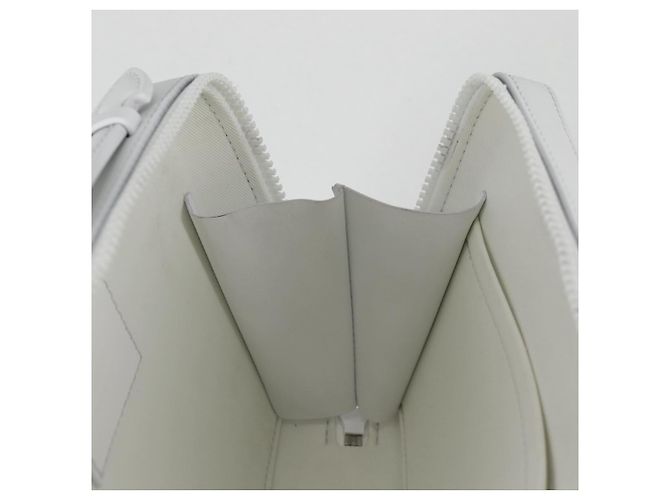 LOUIS VUITTON Monogramma LV Ornamento Borsa Trunk Morbida Bianca M21833 LV Auth MX402SM Bianco - vista 18