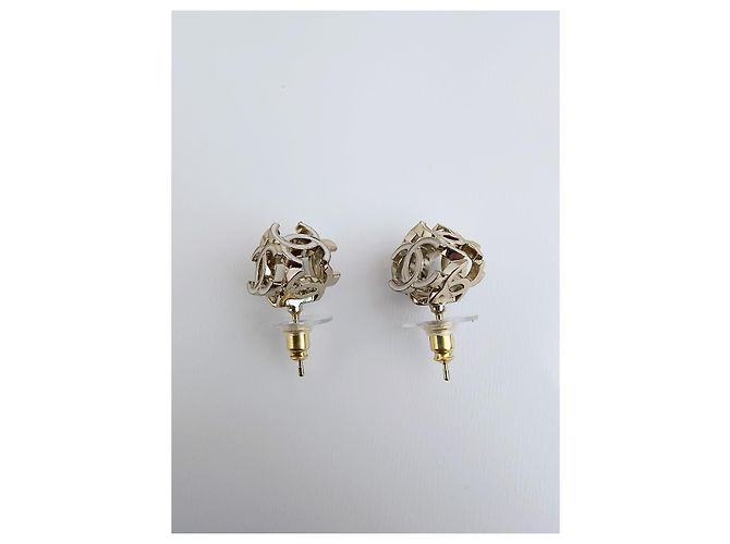 Orecchini Chanel CC 3D Dorati/Bianco D'oro - vista 7