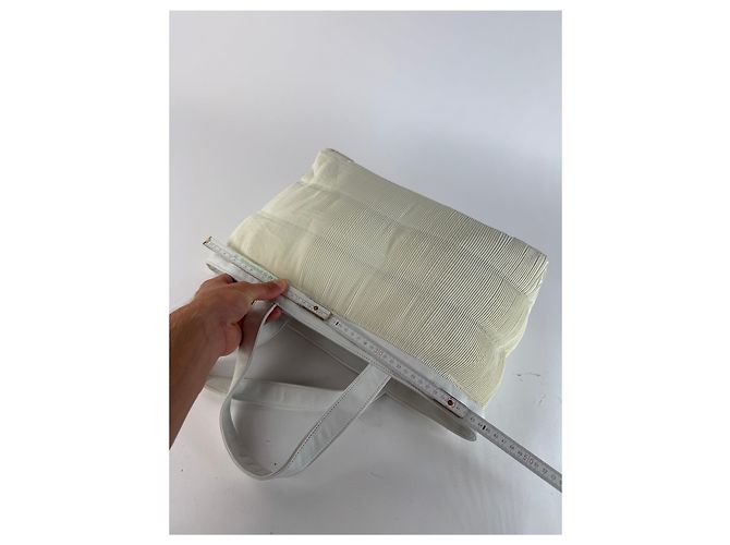 Vintage Issey Miyake Plissee Ledertasche weiß - Ansicht 9