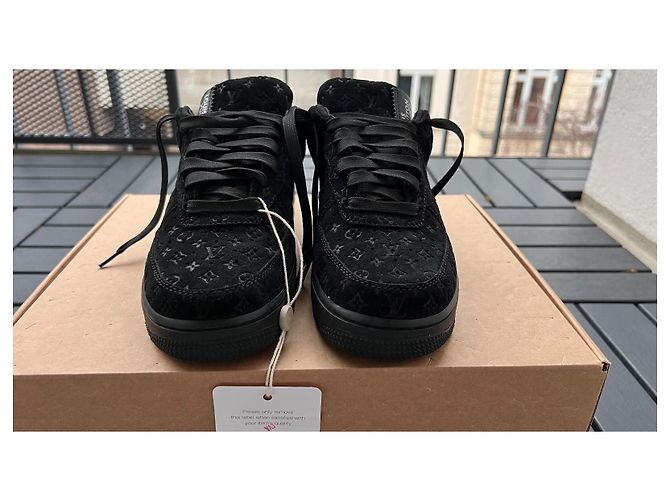 Louis Vuitton x Nike Air Force 1 Basso Nero - vista 3