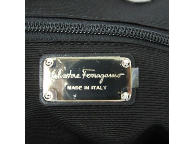 Damentasche Salvatore Ferragamo Gancini AU 21 A837 Schwarz - Ansicht 10