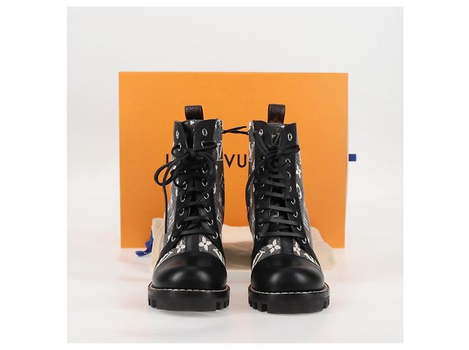 Botas gris LOUIS VUITTON Monogram Jaguar Star Trail Line Lace Up Auth 127740M Castaño - vista 12