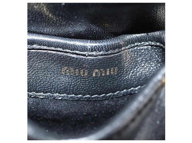 Borsa a spalla Miu Miu Matelassé Chain Pouch in pelle nera e oro Auth 128140SM Nero D'oro - vista 21