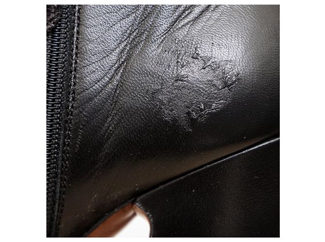 Botines Alaïa de cuero negro con tacón de aguja - vista 11
