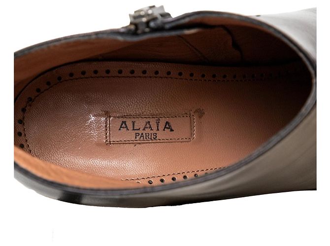 Botines Alaïa de cuero negro con tacón de aguja - vista 7