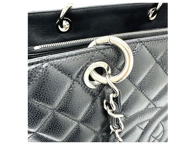 Chanel schwarze genarbte Kalbsleder-Tote - Ansicht 14