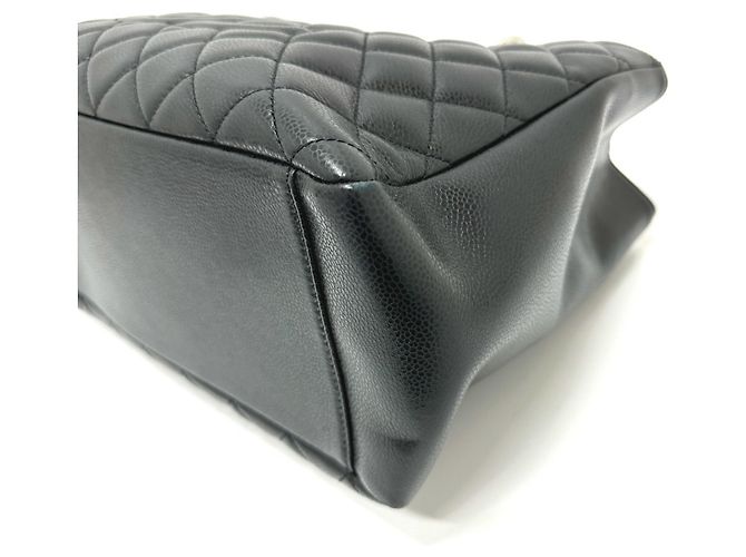 Chanel schwarze genarbte Kalbsleder-Tote - Ansicht 4