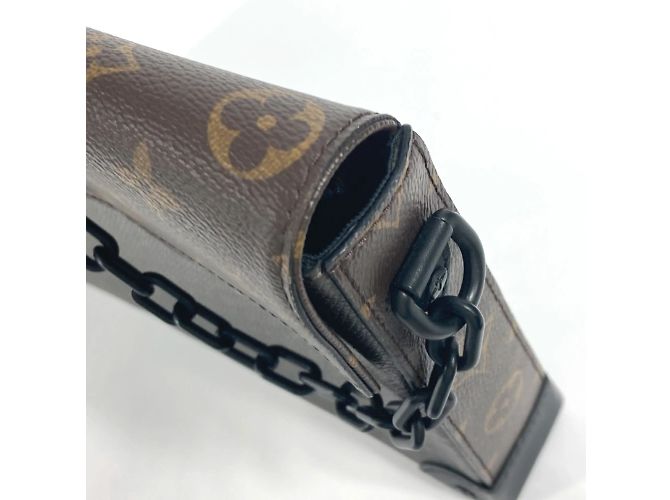 Borsa Pochette Steamer Monogram Taiga Louis Vuitton Marrone Cachi - vista 10