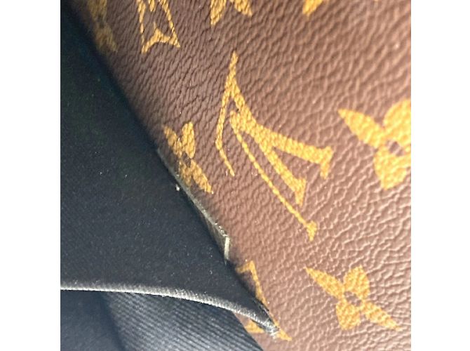 Borsa Pochette Steamer Monogram Taiga Louis Vuitton Marrone Cachi - vista 16