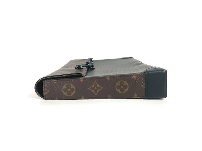 Borsa Pochette Steamer Monogram Taiga Louis Vuitton Marrone Cachi - vista 4
