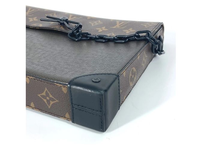 Borsa Pochette Steamer Monogram Taiga Louis Vuitton Marrone Cachi - vista 6