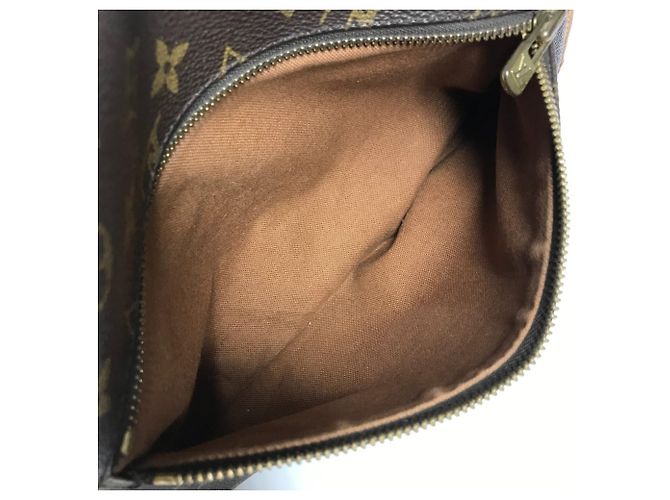 Borsa a tracolla Bazas Giappone Monogramma Louis Vuitton Marrone - vista 16