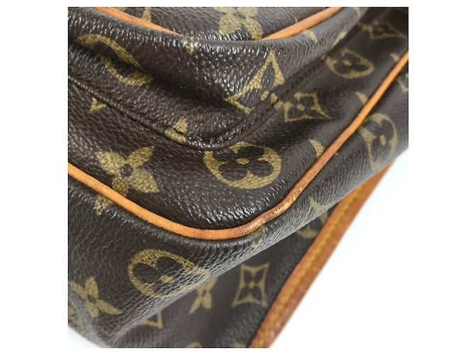 Borsa a tracolla Bazas Giappone Monogramma Louis Vuitton Marrone - vista 7