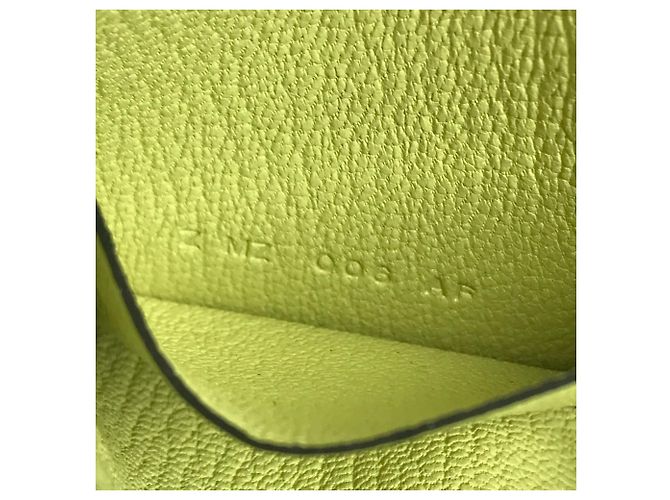 Monedero de cuero Chèvre de Hermès en amarillo - vista 10