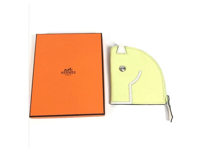 Monedero de cuero Chèvre de Hermès en amarillo - vista 12