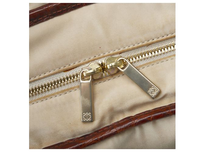 Bolso de mano Loewe Amazona de cuero con estampado de cocodrilo Castaño Beige - vista 7