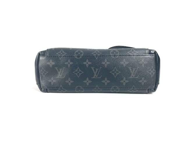 Bolso Messenger Explorer MM Monogram Eclipse Louis Vuitton Negro Monograma - vista 5