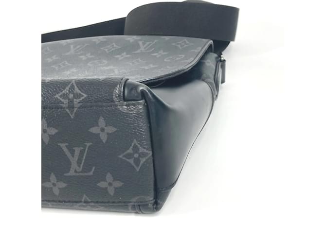 Bolso Messenger Explorer MM Monogram Eclipse Louis Vuitton Negro Monograma - vista 6