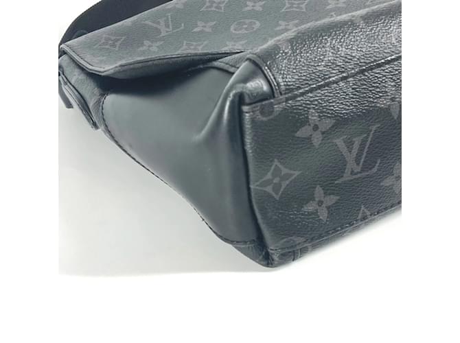 Bolso Messenger Explorer MM Monogram Eclipse Louis Vuitton Negro Monograma - vista 7