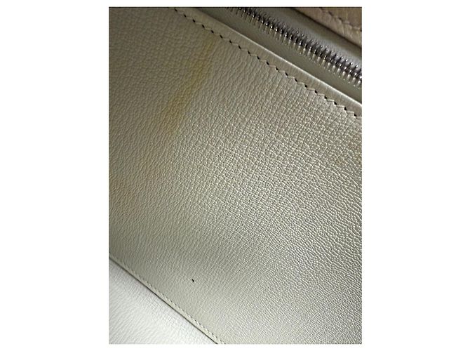Hermès Kelly 32 Handtasche in der Farbe Craie Roh - Ansicht 10
