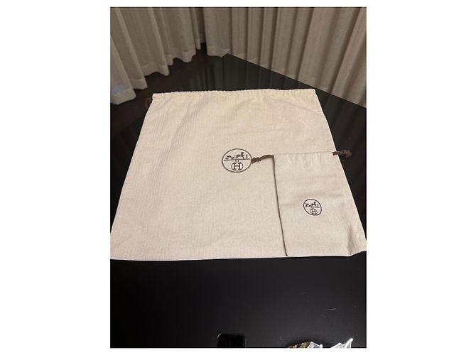 Hermès Kelly 32 Handtasche in der Farbe Craie Roh - Ansicht 21