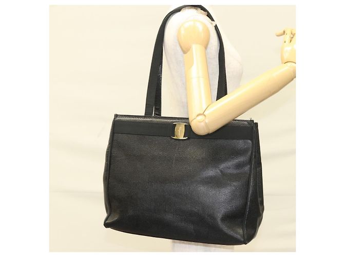 Borsa Tote Vala in pelle nera e oro Salvatore Ferragamo Auth 131008 Nero D'oro - vista 21