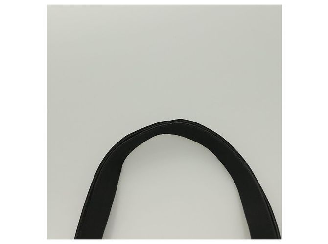 Borsa Tote Vala in pelle nera e oro Salvatore Ferragamo Auth 131008 Nero D'oro - vista 8