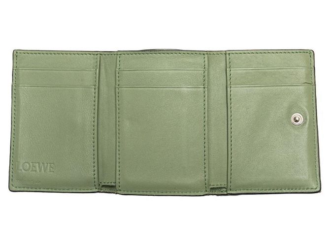 Cartera Trifold Anagram Loewe en cuero de ternera verde - vista 7